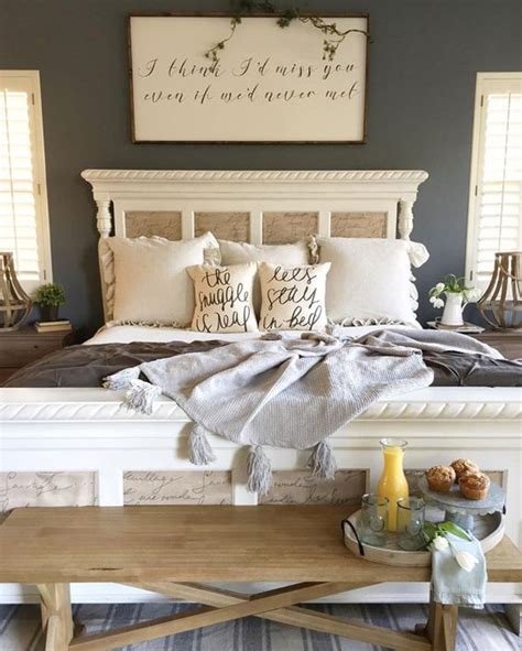 25 Cozy And Stylish Farmhouse Bedroom Ideas Homemydesign