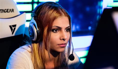 The Hottest Pro Gamer Girls That D Destroy You At Video Games Wow Article EBaum S World
