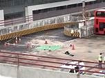 九巴車長九龍灣車廠內疑被撞斃 一名巴士司機被扣查 - 新浪香港