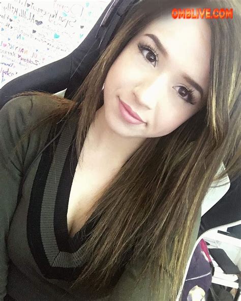Shake Pink Pussy Toys Pokimane Hot Thicc Teen Twitch