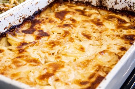 These easy scalloped potatoes are a classic dish with layers of potatoes and rich creamy cheese sauce on repeat! Ina Garten's Potato-Fennel Gratin | Recipe | Fennel gratin, Potatoes, Ina garten