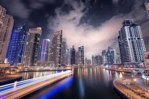 How To Create A Dynamic Cityscape With 5 Exposures And Digital Blending