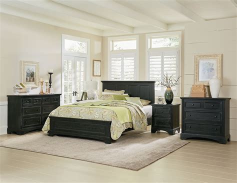Osp Home Furnishings Farmhouse Basics Queen Bedroom Set With 2