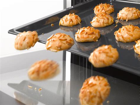Perfect clean ensures that cleaning of our ovens is quick and easy. Miele HBB 71 Originele Miele-bakplaat