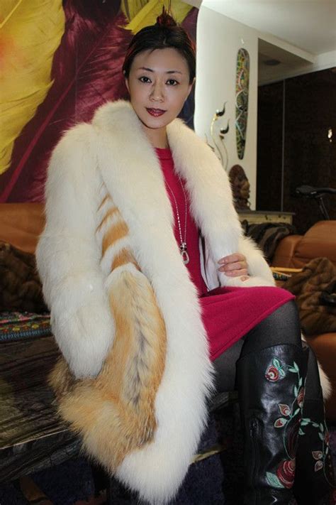 Daria Fox Fur Coat Fur Coats Fabulous Fox White Fur Fur Fashion Furs Asian Woman