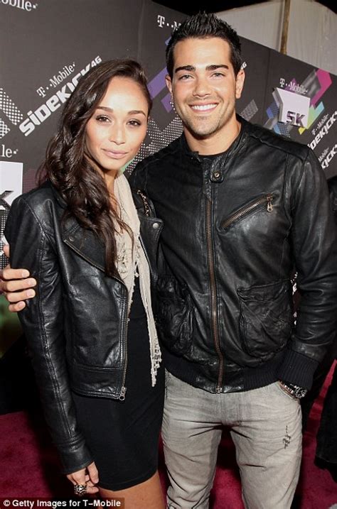 Jesse Metcalfe Is Engaged To Cara Santana Daily Mail Online