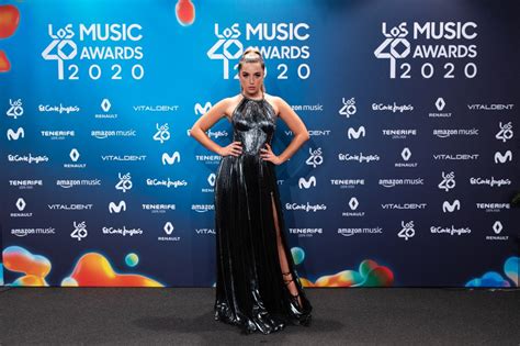 La Elegancia Del Negro Se Impuso En La Alfombra De Los40 Music Awards