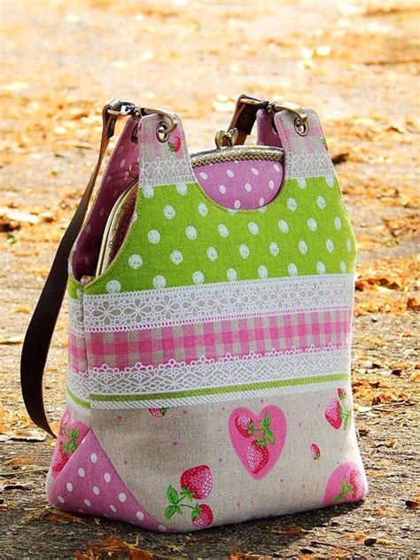 Check spelling or type a new query. Kiss lock shoulder bag | Etsy | Shoulder bag, Frame purse ...