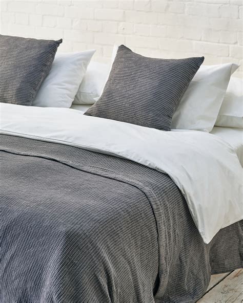 White Bedding Bed Sheets And Bedspreads Beddable