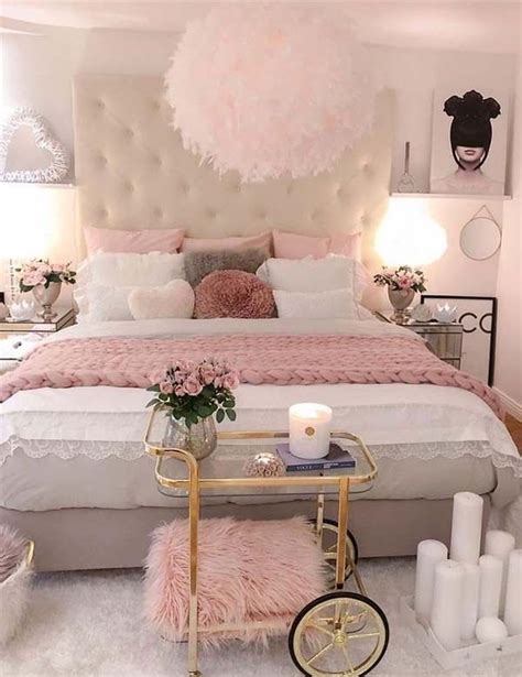 35 Lovely Romantic Bedroom Ideas Perfect For Valentine In 2020 With Images Pink Bedroom