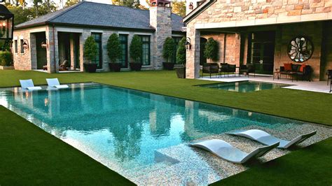 Grass Edge Peekaboo Refresh Your Backyard With The Latest Pool Trends
