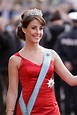 and with a red gown | Princesas, Princesa mary, Princesa