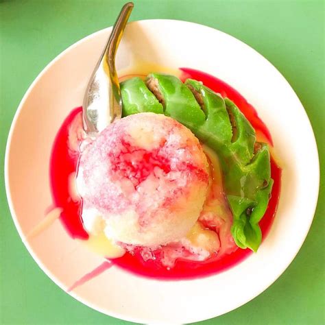 Daripada penasaran, yuk simak langsung resep lengkap es pisang ijo khas makassar yang dikutip okezone dari akun instagram @dapurbaking. 13 Makanan Khas Indonesia Favorit di Bulan Puasa. Harus Coba!