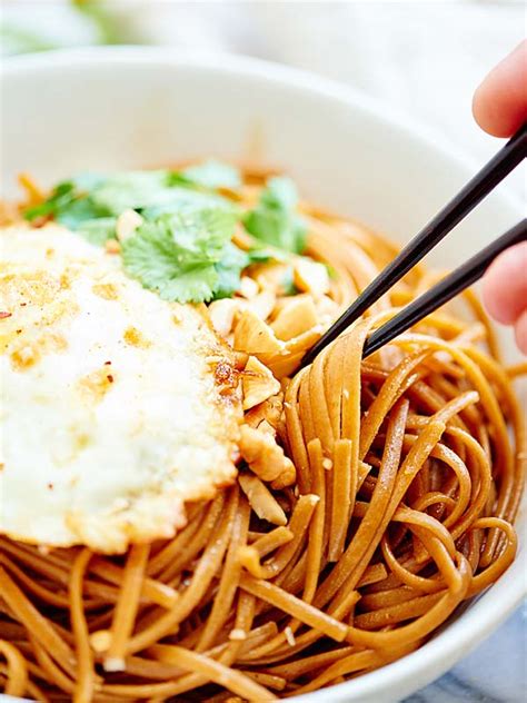 Say goodbye to noodles in a styrofoam cup forever. Easy Asian Noodles Recipe - Vegetarian & Whole Wheat Pasta