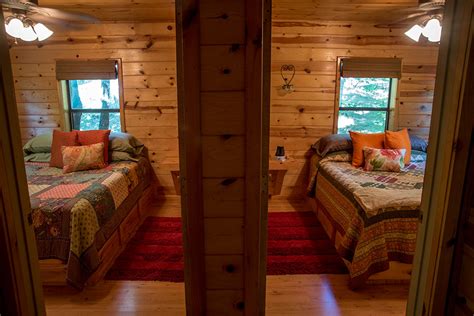 Sunset Cabin Bedrooms Peckerwoodknob Cabins