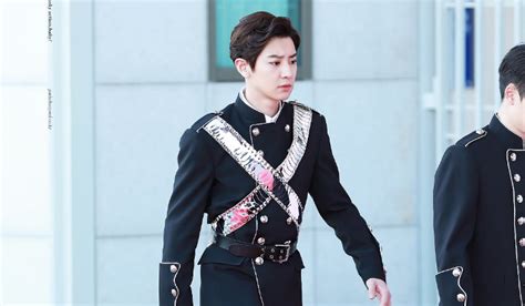 Please rt this to spread to everywhere#chanyeol #찬열. Chanyeol EXO Disebut-Sebut Memiliki Tinggi 185 cm, Netter ...