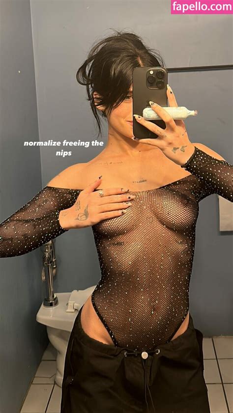 Nessa Barrett Moonologues Nessabarrett Nude Leaked OnlyFans Photo