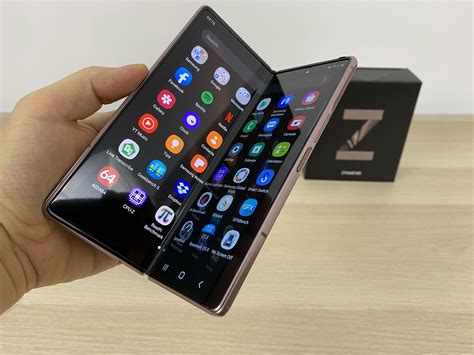 Samsung Galaxy Z Fold 2 5g Unboxing Toate îmbunătăţirile Aşteptate