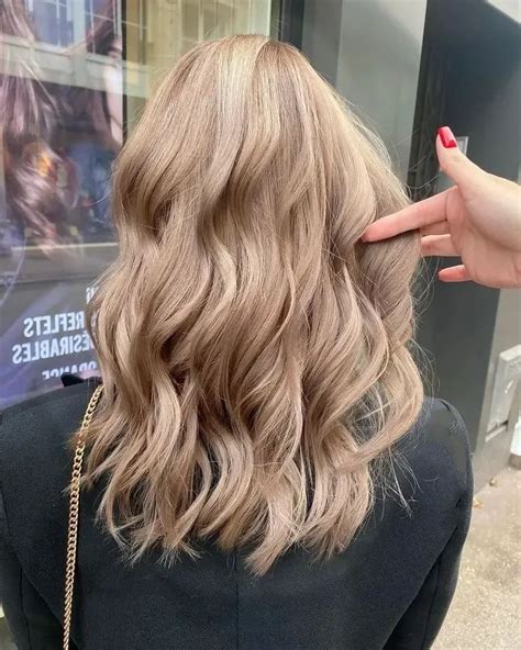 Trendy Hair Color 2023 Who Is Cocoa Blonde For And How To Enhance The