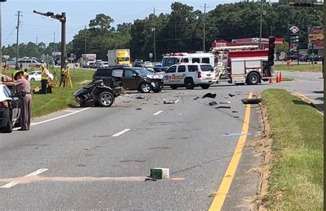 Breaking 2 Killed 3 Injured And Car Torn In Half During Florida In Traffic Accident Wtvc