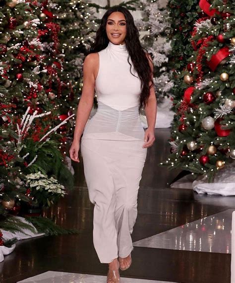 Yeezy Saison de PVC Mules porté par Kim Kardashian Ellen Show le décembre Spotern
