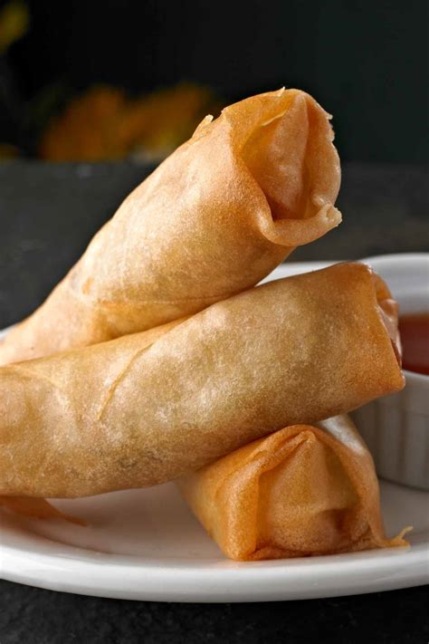 Spring Roll Vs Egg Roll Whats The Difference Izzycooking