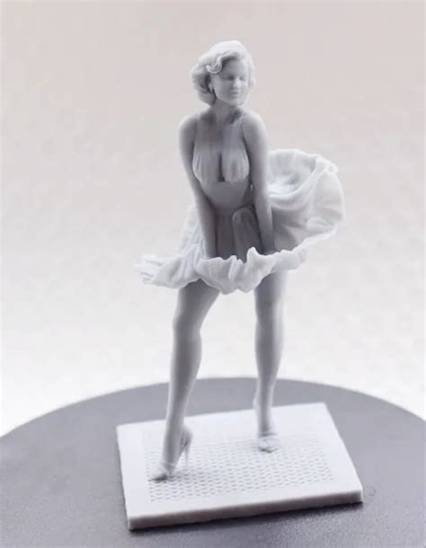 124 Resin Figures Model Sexy American Female Celebrities Unassembled