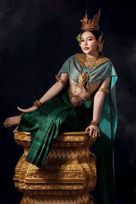 🇰🇭 Cambodia 🇰🇭 Women Of Khmer Kingdom ⚜️ Gorgeous Lady In Her Amazing Ancient Dresses ⚜️ ชุด