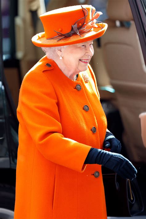 Now That Shes An Instagram Influencer Queen Elizabeth Ii Wore Pantones Colour Of The Year