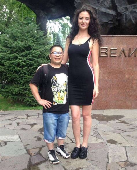 152 195cm By Zaratustraelsabio On Deviantart Tall Girl Tall Girl