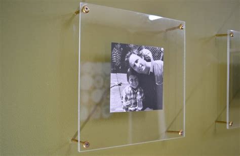 Easy To Do Floating Picture Frames Gives Any Space A Sleek And Neat Feel