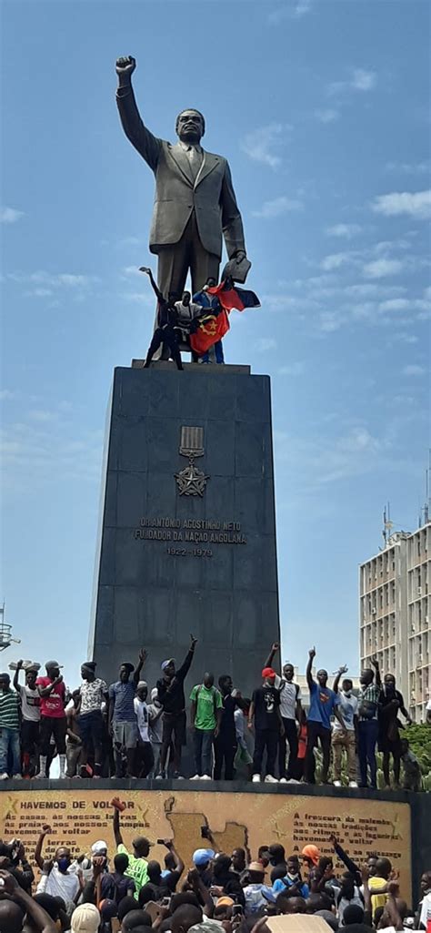 Angola Joana Lina Condena Vandalização Da Estátua De Agostinho Neto