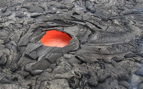 New Video Photos Show Lava Tube Forming At Kilauea
