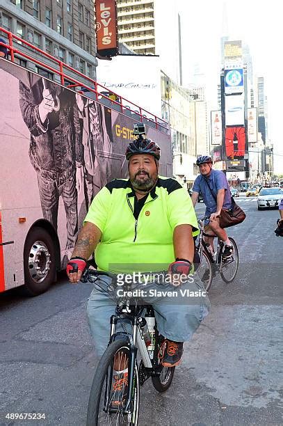 Fat Guy Across America Arrives In New York City Imagens E Fotografias