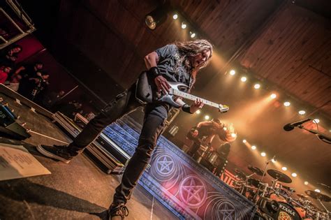 Anthrax Live In 10 Stunning Photos Artist Waves A Voice Of The