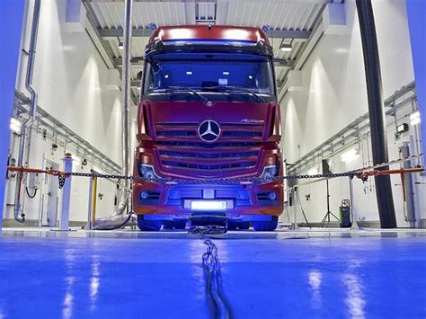 Daimler und Volvo entwickeln Brennstoffzellen für Lkw Abendzeitung
