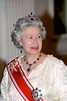 La regina Elisabetta: come ha scelto il suo nome da sovrana? | Vogue Italia