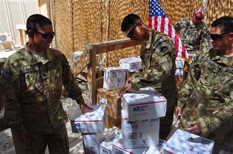 Care Packages For Soldiers Soldiers Opening Care Packages In