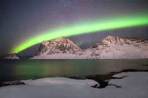 Northern Lights Over The Mountains Photograph By Lindley