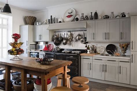 9 Ways to Reduce Kitchen Clutter | Kitchen clutter, Kitchen layout, Kitchen