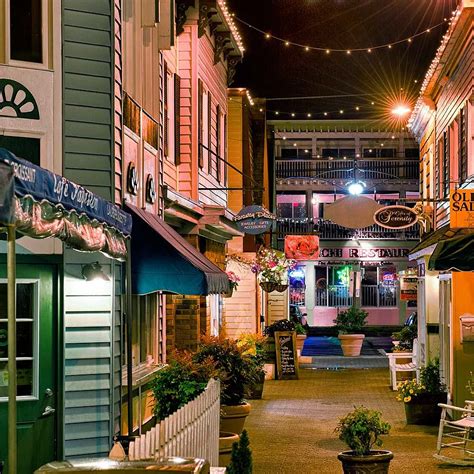 17 Delightful Us Beach Towns With Laid Back Vibes And Stunning
