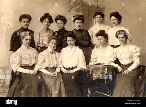 Historical Picture Turn Of The Century 1900 Girls Women Group Photo 11