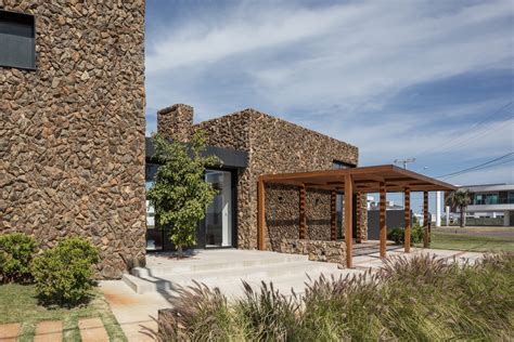 Gallery Of Brazilian Houses 10 Residences With Natural Stone Façades 3