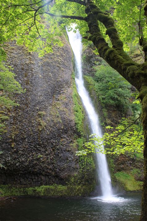 Oregons Gorge Waterfall Road Trip Is Out Of This World That Oregon