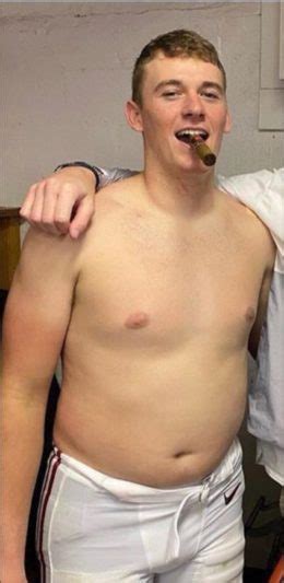 Michael mccorkle mac jones is an american football quarterback for the new england patriots of the national football league. PHOTO Mac Jones Is Overweight And Has A Huge Belly