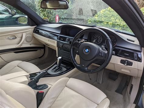 Hard To Believe This Interior Is 12 Years Old This Bmw Styling Is