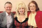 Dolly Parton with parents Robert "Lee" Parton & Avie Lee Parton | Dolly ...