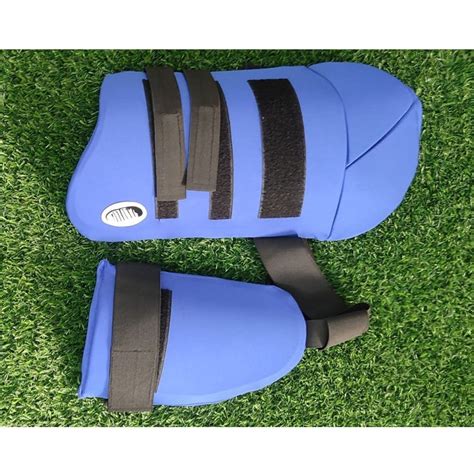 Strap Blue And Black Polyester Cricket Thai Pad Size Medium At Rs 650