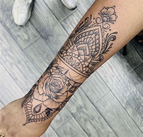Black Woman Henna Tattoo Art Arm Tattoo Rose Tattoo Arm Cuff Tattoo