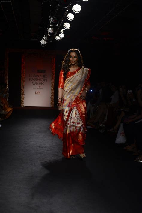 Bipasha Basu Walk The Ramp For Sanjukta Dutta Show At Lakme Fashion